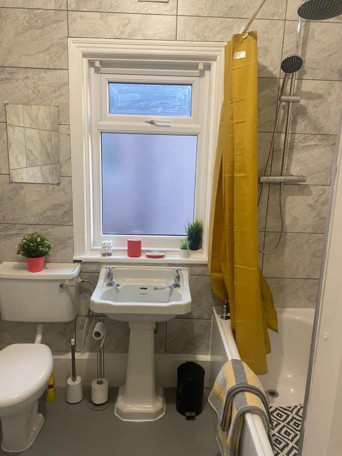 1 Bedroom Spacious Apartment Lytham St Annes Ngoại thất bức ảnh